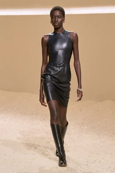 Look 54
